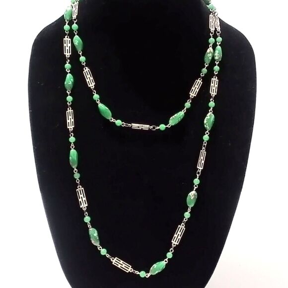 Green Art Glass and Gold Tone Long Beaded Vintage Necklace - Picture 3 of 5